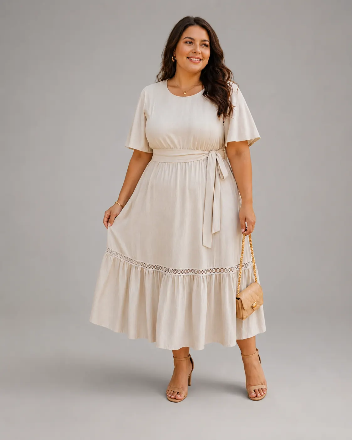 Vestido plus size off-white midi